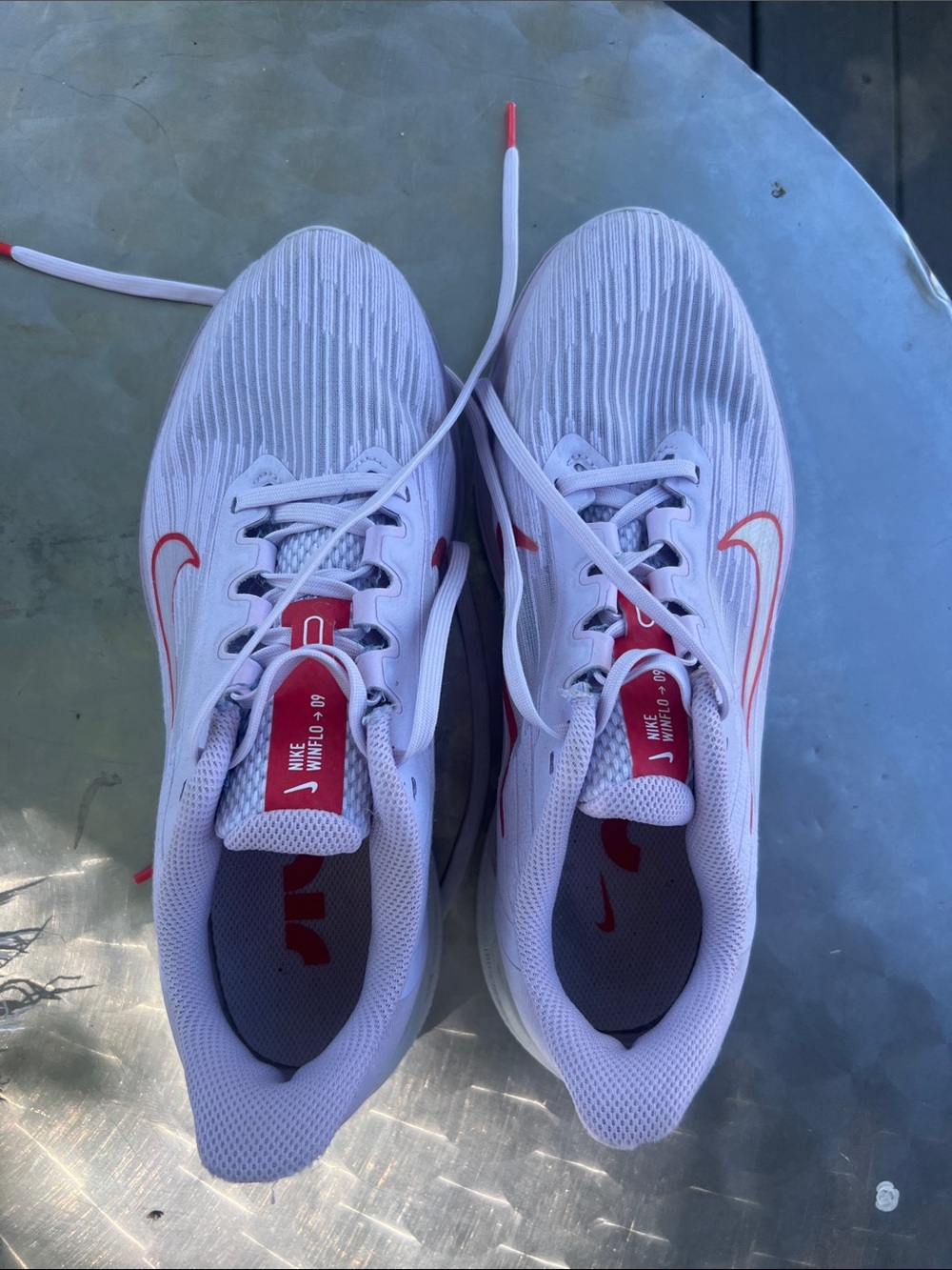 Nike women’s White Athletic Shoes lavender with Red Swoosh